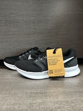 Women's Nike Run Swift 3 - DR2698 (Black) - Size 5